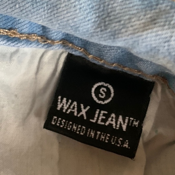 Shorts - Picture 3 of 3